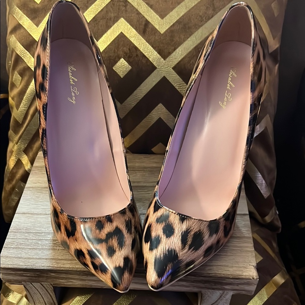 Women's heel shoes
